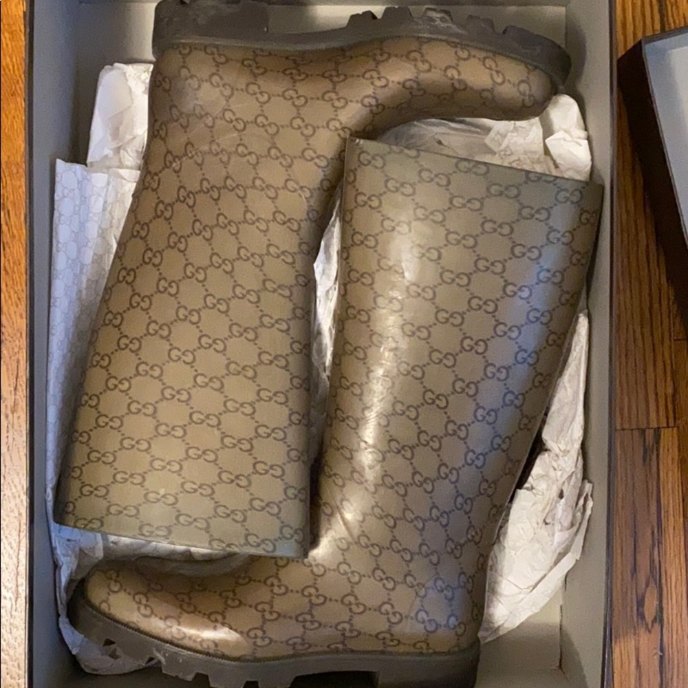 Gucci rain boots